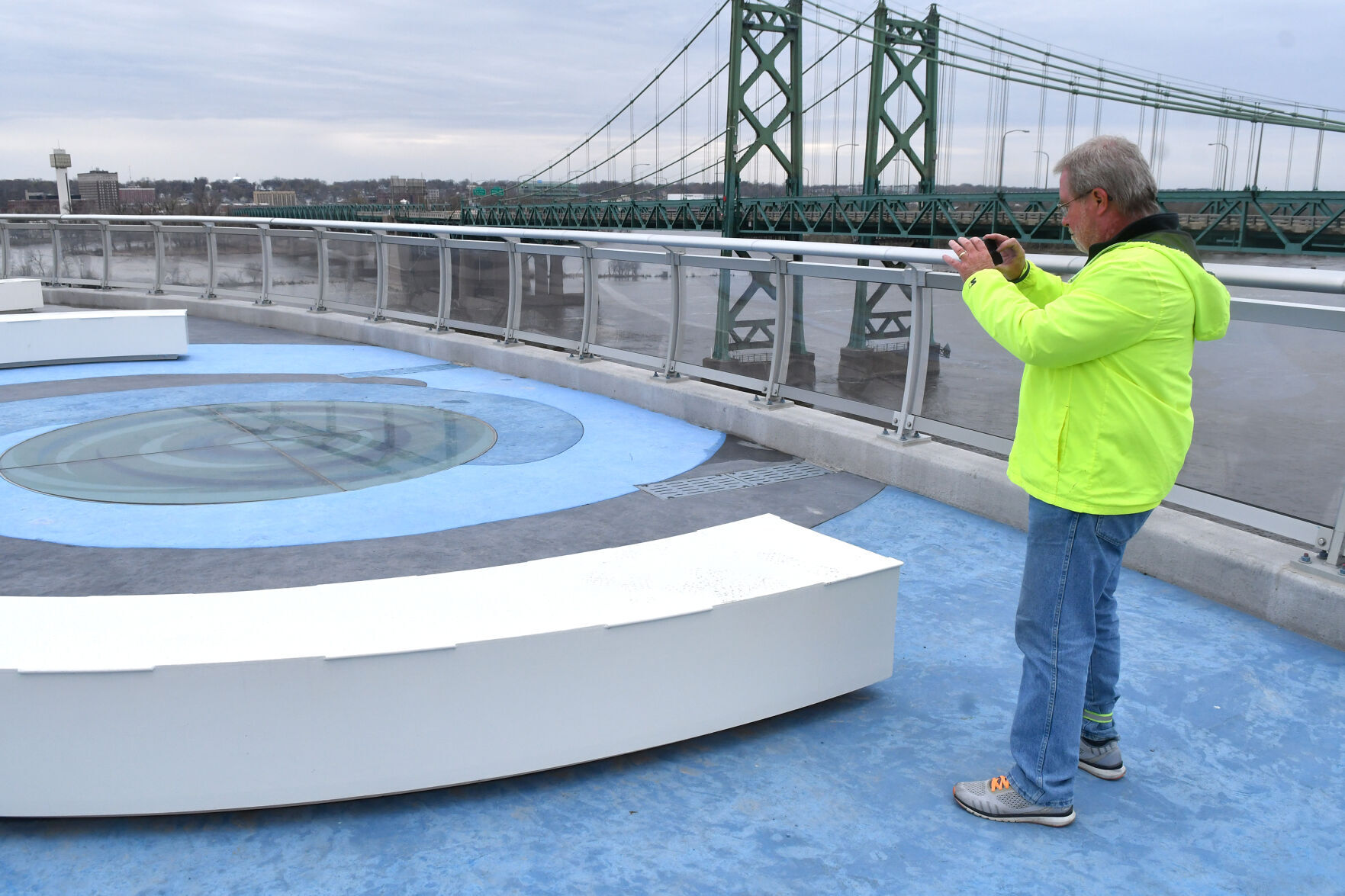 042922-qc-nws-bridge-130a.JPG